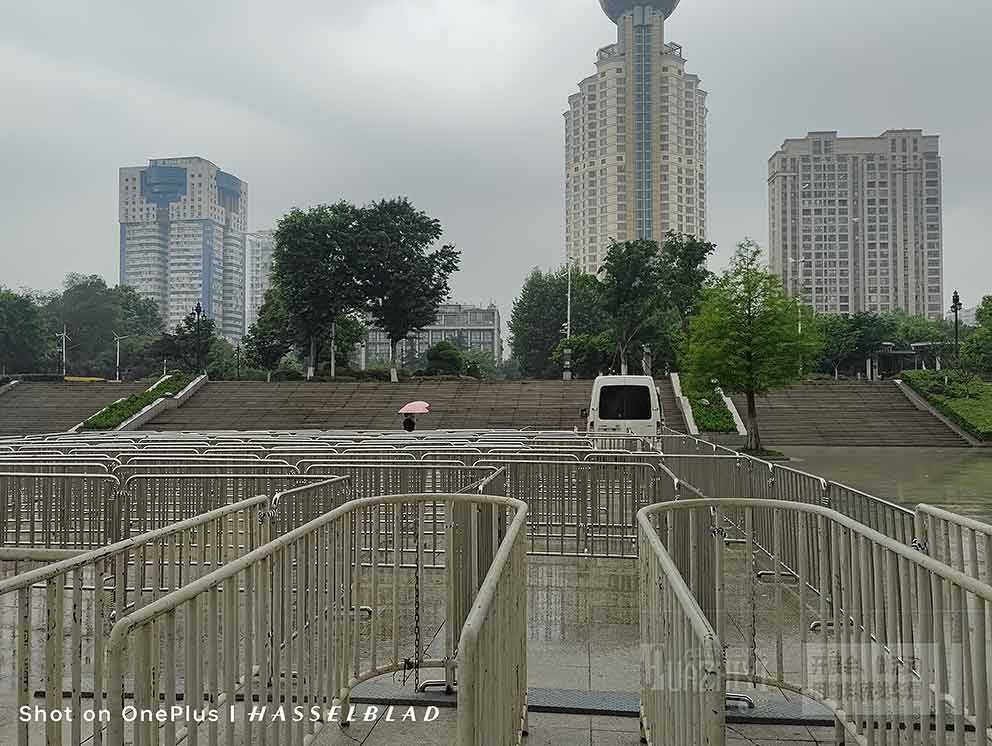 鐵馬護欄出租布置碼頭旅游季排隊護欄