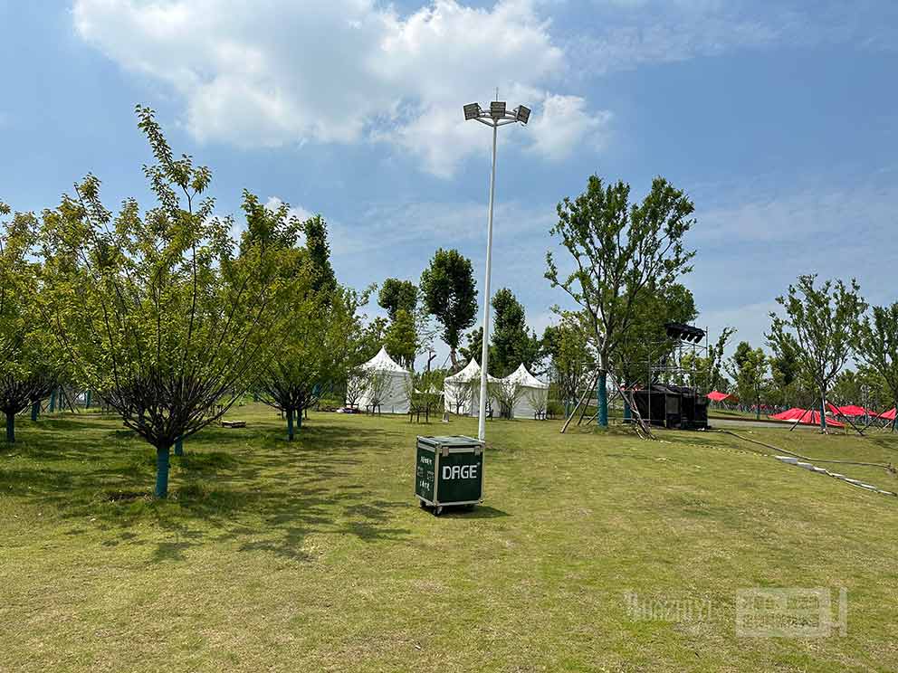 鄭州篷房租賃搭建電音節尖頂篷房作為休息室來使用
