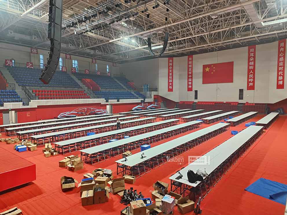 鄭州輕工業學院程序設計大賽現場桌椅由鄭州華熠提供租賃