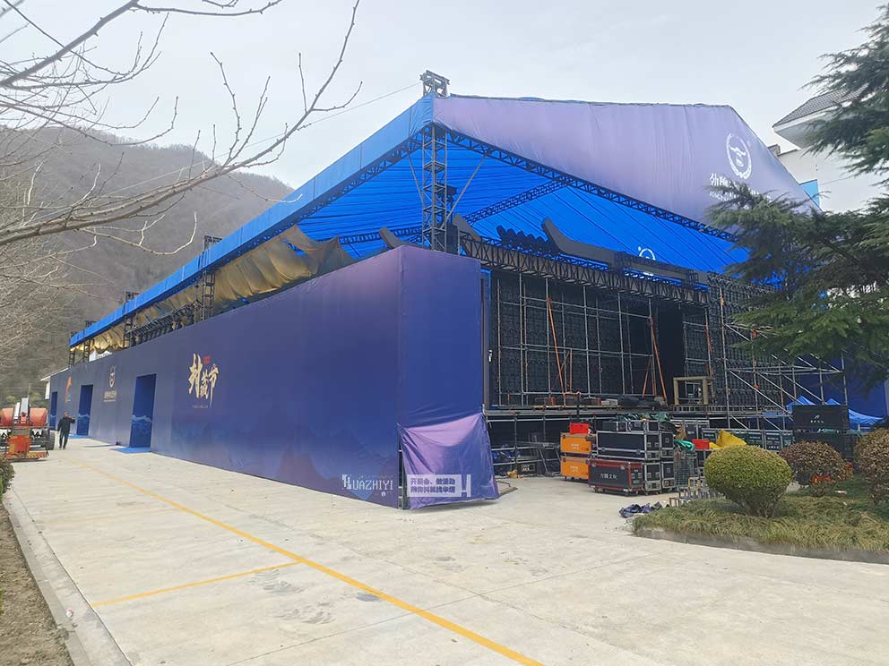 華熠篷房租賃搭建桁架展篷為酒業公司文化節助力