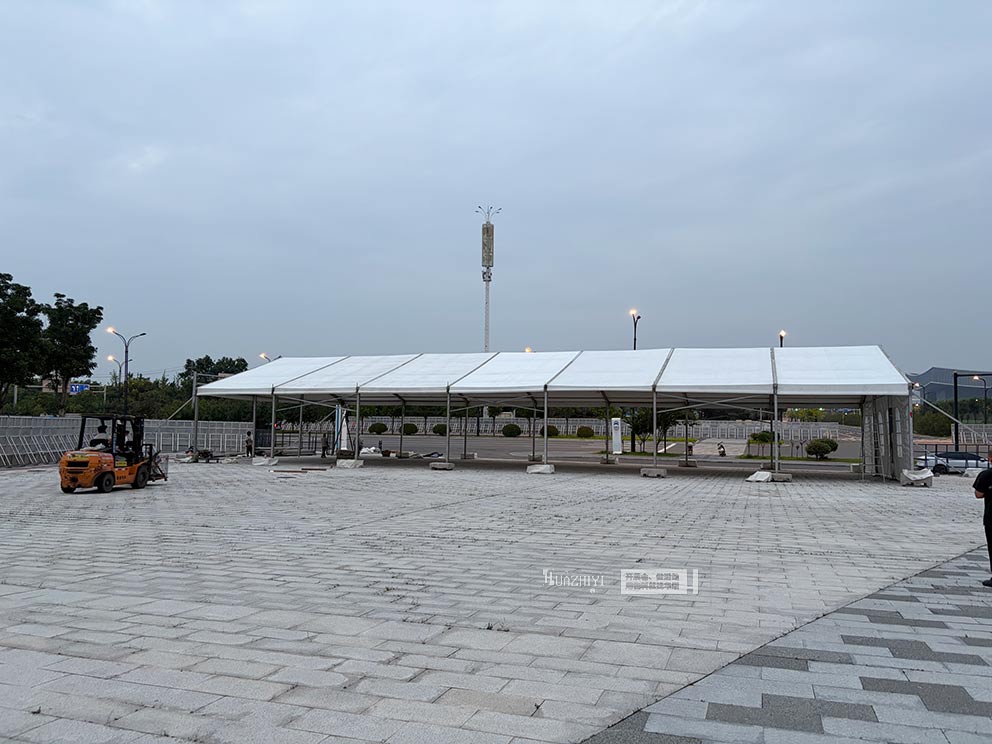 洛陽奧體中心群星演唱會(huì)篷房，鄭州華熠進(jìn)行搭建